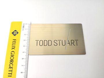 習慣89x54x0.8mm銀によってブラシをかけられるレーザーの切口のロゴによって刻まれる金属の名刺